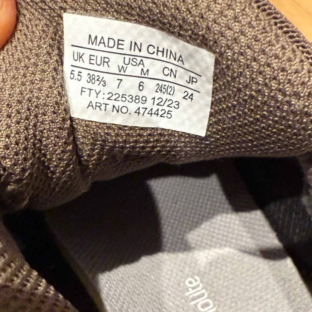 Salomon unisex Athletic Shoes - Gray and Olive - Picture 4 of 5